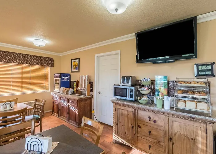Hotel Quality I-10 3*