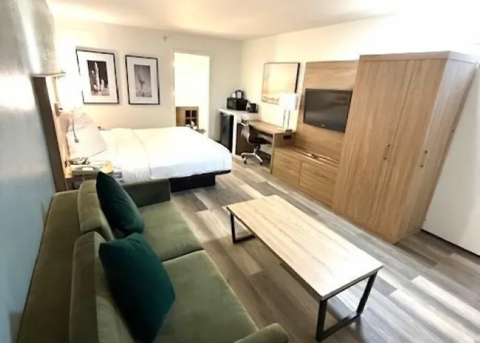 Quality I-10 Hotel 3*